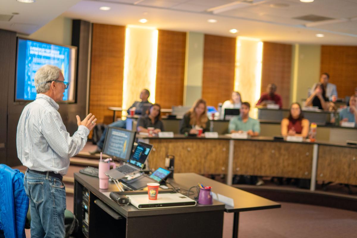 Jeffrey Hollender leads discussion with SI-MBA students at UVM