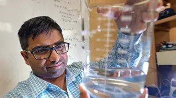 Photo of CEE faculty member