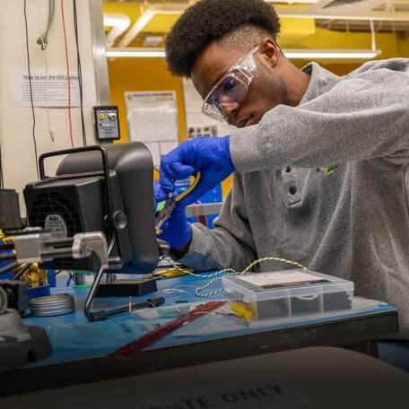 CEMS Student at work on the senior capstone project