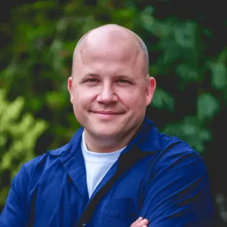 Headshot of Colin Anderson